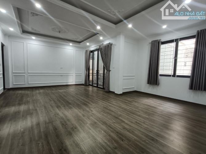 Tôn Đức Thắng - Nhà dân mới đẹp, ở luôn - 54m*5T - 13 Tỷ - Giá tốt
