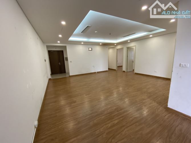 Cho thuê chung cư 34T Hoàng Đạo Thúy 135m2, 2 ngủ, 2 wc giá 15tr/th