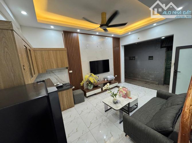 Cho thuê nhà nguyên căn phố Thanh Nhàn Hai Bà Trưng 25m2
