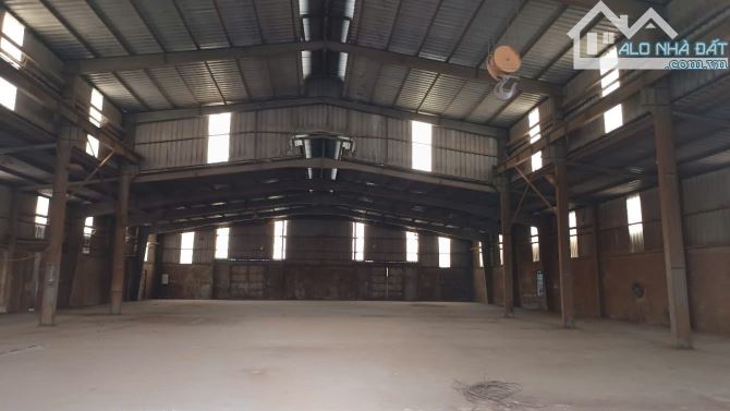 Bán Kho, xưởng sản xuất trong khu Công nghiệp diện tích 3500m2. Có Nhà ở, nhà điều hành...