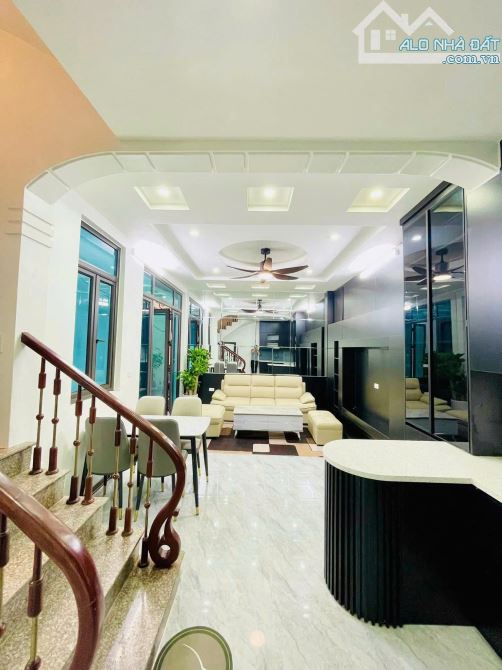Phân Lô, Cán Bộ Giáo Viên ĐH Quốc Gia - TRẦN QUỐC HOÀN 37m2, 2 Thoáng Ở & Văn Phòng