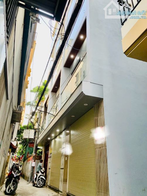 Bán nhà Lĩnh Nam, 5 tầng, Thang máy, 7.75 tỷ, 35m2, ngõ nông, ô tô đỗ cửa