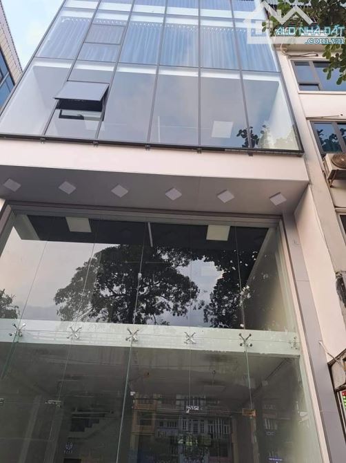 Bán nhà mặt phố Lê Trực, quận Ba Đình, vị trí rất đẹp,  63m2,  MT5m, 6 tầng đẹp.