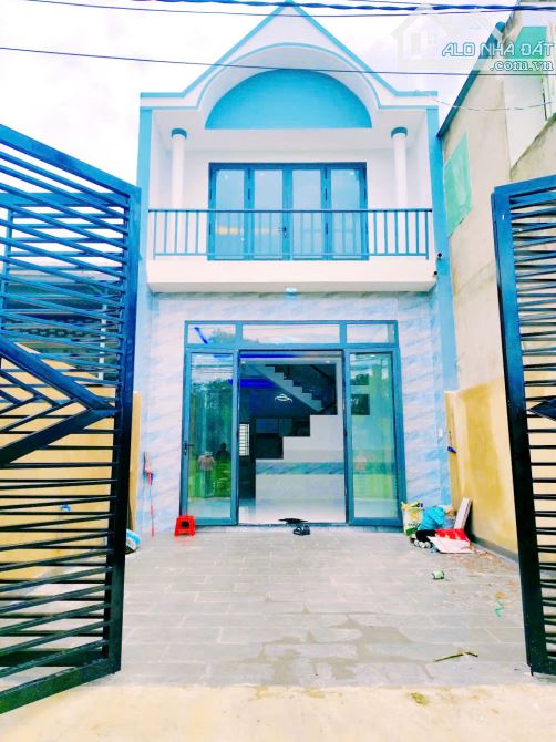 BÁN NHÀ 1 TRỆT, 1 LẦU GẦN NGÃ 3 MỸ HẠNH 5x20m XÃ MỸ HẠNH BẮC, ĐỨC HÒA , LONG AN GIÁ 2.4 TỶ