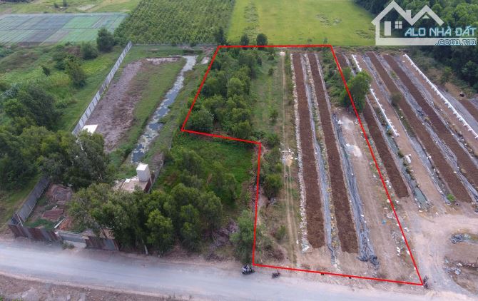 BÁN ĐẤT MẶT TIỀN KÊNH- NGUYỄN VĂN BỨA, HÓC MÔN - 4183M2 NGANG 42M, NỞ HẬU- CHỈ 23.8 TỶ ✔️
