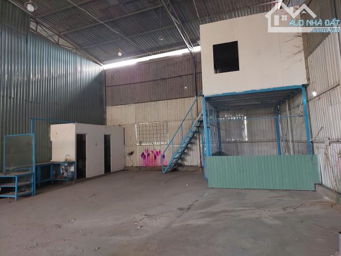 CHO THUÊ KHO 350M² – ĐƯỜNG NGUYỄN VĂN QUỲ QUẬN 7 – giá rẻ 95ng/m2.