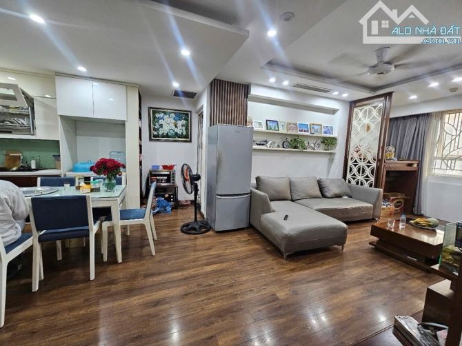 💥Bán Căn Chung Cư Phố Nguyễn Huy Tưởng, DT 97m2, 3 Ngủ, Tặng Full Nội Thất, Giá 7.x Tỷ