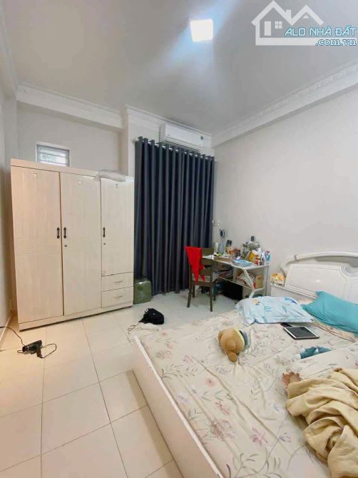 TÔ HIẾN THÀNH, CMT8 QUẬN 10 - HẺM XE HƠI 6M,DT 64M2 5 TẦNG CHỈ 13Đ HƠN