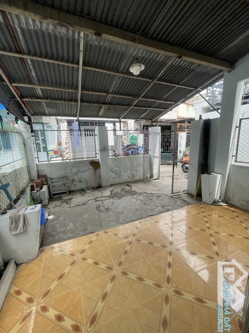 Bán Đất (Ngang 5,5M x 25M), gần Uỷ Ban Phường Thống Nhất, kế bên Trường Cao Đẳng Nghề ĐN