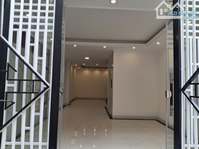 60M², XÂY 6 TẦNG THANG MÁY, MẶT TIỀN 5M, GIÁ 12.8 TỶ ĐƯỜNG LẠC LONG QUÂN, CẦU GIẤY, HÀ NỘI