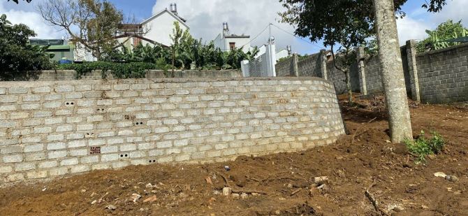 Bán đất 1,5 sào săn 200tc  hẻm 171 Nguyễn Công Trứ trung tâm p2 Tp Bảo Lộc