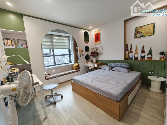 Bán căn 3PN, Chung Cư One 18, Ngọc Lâm, Long Biên 106m2 giá 7,38 tỷ nội thất sang trọng