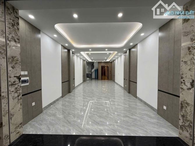 Hạ chào Siêu phẩm Nguyễn Văn Cừ 80,6 tầng,thang máy,gara,full NThat ,ngõ thông,giá 19 tỷ