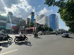 BÁN NHÀ MẶT PHỐ TÂY SƠN -ĐỐNG ĐA DT 235M  GIÁ 7XTỶ