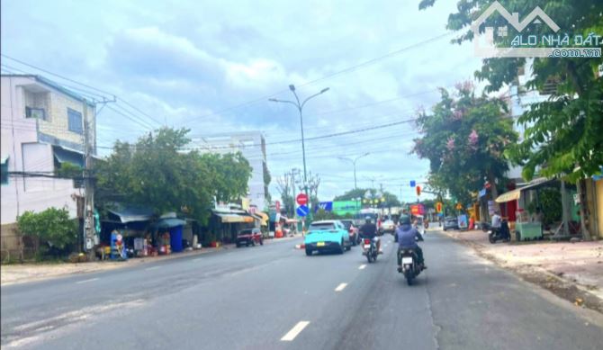 Đất mặt tiền Nguyễn Chí Thanh, Phường 3, Trung Tâm Tp Tây Ninh ( giá chỉ 1,2tỷ/m ngang )