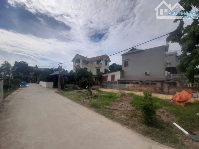 BÁN ĐẤT THUẬN THÀNH, BẮC NINH. 75M2 * MT 4M * 2,35 TỶ. Ô TÔ TRÁNH, SÁT PHỐ.