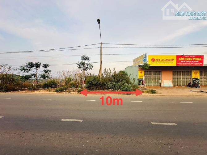 Cần bán đất mặt tiền đường Nguyễn Chí Thanh, view ruộng cực đẹp.