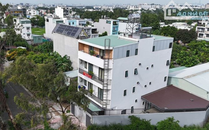 CHDV CAO CẤP 20 PHÒNG - DT 262M², NỞ HẬU - DÒNG TIỀN 80TR/TH, NGAY HOÀNG HỮU NAM