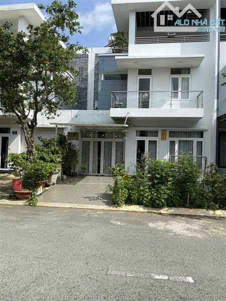 BIỆT THỰ ĐẲNG CẤP 3 TẦNG - DT 136M², 5PN, 6WC - VILLA PARK KHANG ĐIỀN