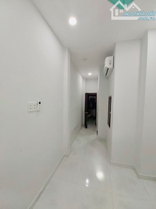 HÀNG LÊN TRONG ĐÊM -CHDV CÁCH HXH 10M - NGAY MẶT ĐƯỜNG HOÀNG HOA THÁM -  CHỈ 5.5 TỶ CÒN TL