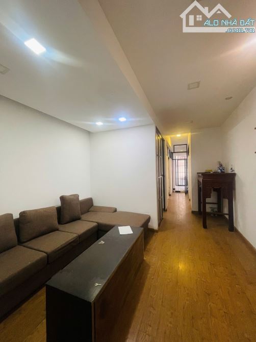 Bán căn tập thể Chùa Bộc ngõ oto 3 ngủ - 110m2 ở được ngay