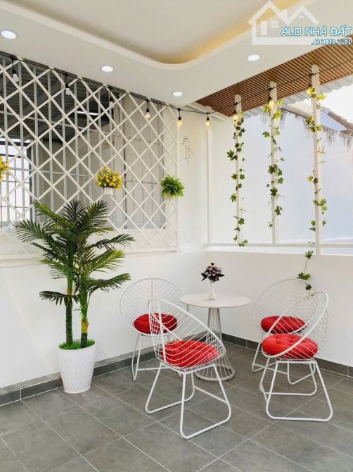 BÁN NHÀ MỚI 3 TẦNG ĐẸP FUL NỘI THẤT- Ô TÔ TRONG NHÀ-DƯƠNG CÁT LỢI TT NHÀ BÈ -7.2 TỈ TL - 9