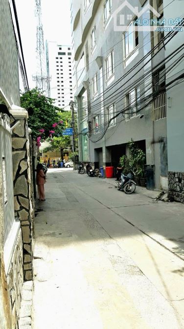 Bán toà căn hộ 6 tầng 1 tum Tuệ Tĩnh Nha Trang - Lộc Thọ có thang máy , hẻm rộng oto - 10