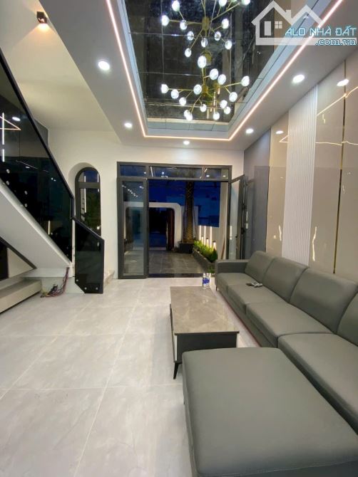 NHÀ MẶT TIỀN 110M2 THUẬN TIỆN KINH DOANH MỌI NGÀNH NGHỀ - 11