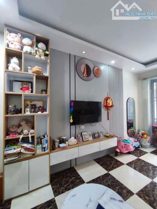 Nhà riêng 33m2 dân xây Ngọc Thụy, Long Biên- Ngõ riêng, ô tô đỗ gần,Vị trí đẹp-Chẵn 5 tỷ - 1