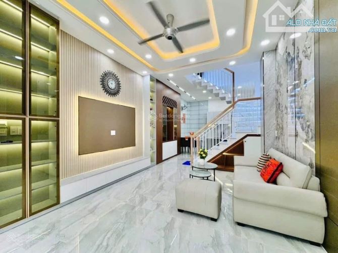 Chủ cần vốn làm ăn cần bán nhà ngay Trần Phú, P4,Quận5-Giá:5tỷ060/63m2(4,5x14)-2 lầu,3PN - 1