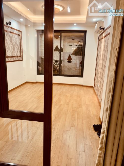 Nhà đẹp Văn Cao 35m2x6T gồm khách bếp, 3 ngủ đầy đủ nội thất để ở bàn giao ngay 16tr/th - 1