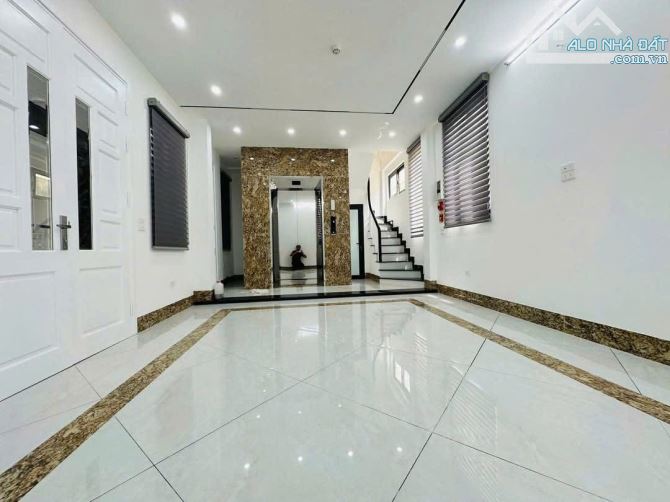 -	CHO THUÊ NHÀ NGÕ TRẦN DUY HƯNG- THANG MÁY- Ô TÔ VÀO NHÀ-DT 41M 6T-3PN-MỚI ĐẸP-CHỈ 30TR - 1