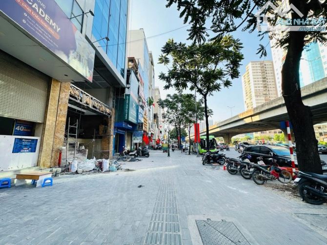 [SIÊU HẾM] Mặt phố Khuất Duy Tiến, 70m2*2T, vỉa hè rộng, View đẹp, kinh doanh đỉnh, 26 tỷ - 1