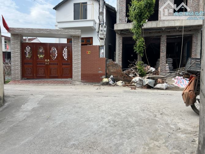 Dt:130 có hơn 3tỷ tí xíu .Đông Xuân -Sóc Són - 1