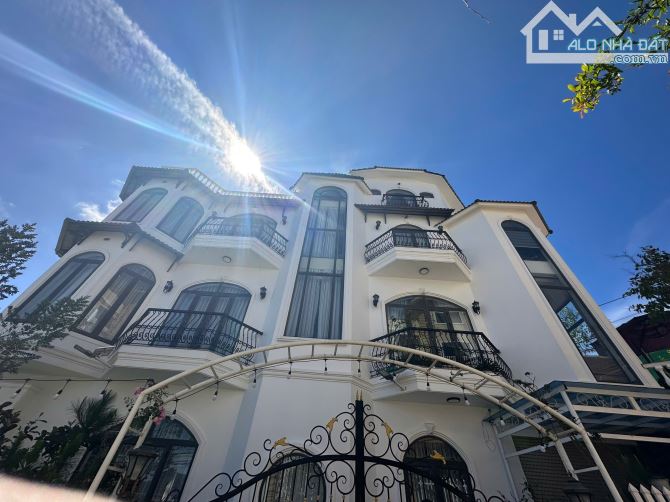 Bán biệt thự 2 mặt tiền hẻm Trịnh Hoài Đức Phường 11 Đà Lạt - 1