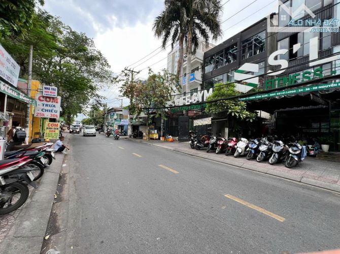 Bán tòa nhà MT Trần Huy Liệu Q. PN: (10 x 22m) 6 tầng HDT: 240tr/tháng giá đầu tư 35 tỷ - 1
