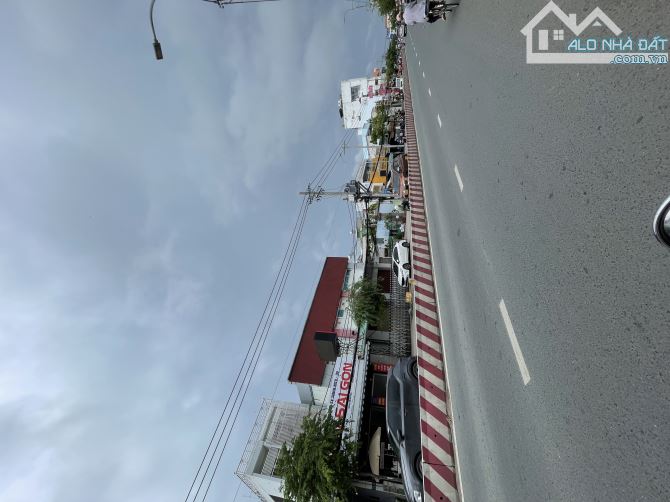 Bán Nhà Góc Mặt Tiền Đường Huỳnh Tấn Phát. Quận 7. Hướng Về Cần Giờ, Nhơn Trạch ( 20x30m ) - 1