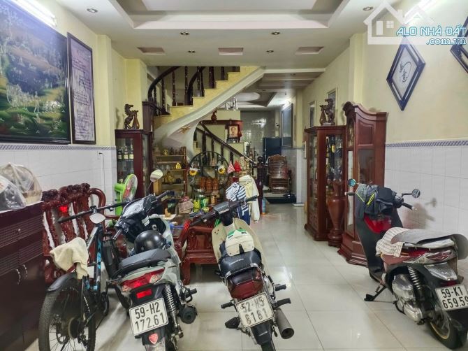 Cần bán gấp căn nhà đường số 4 khu dân cư Thanh Nhựt F16 Q8 TPCHM - 1