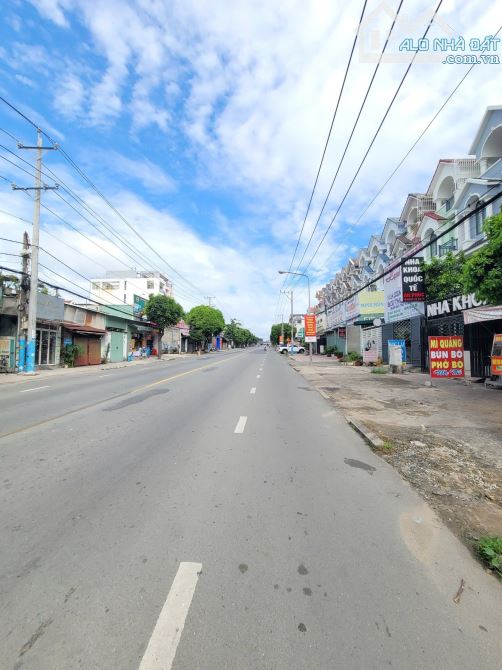 8Tỷ TL🔥Bán nhà 1 trệt 3 lầu Hoàn Công, Mặt Tiền đường ĐT743A, p.Bình An, Tp.Dĩ An - 1