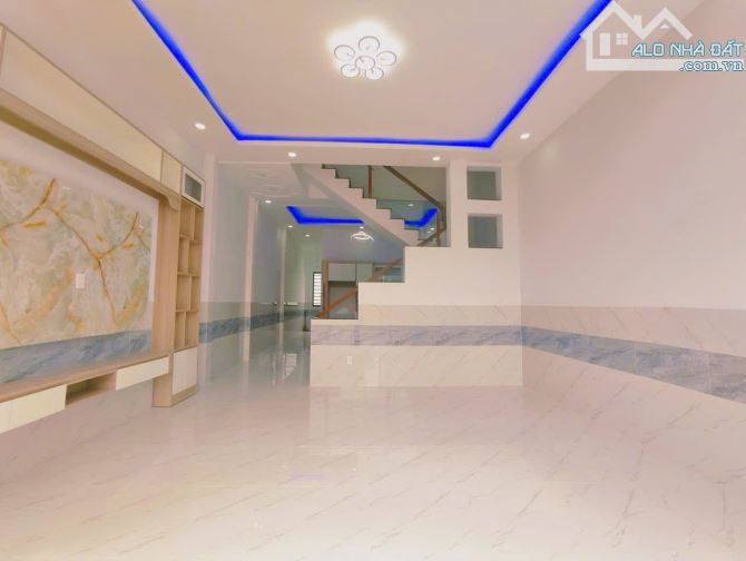BÁN NHÀ 1 TRỆT, 1 LẦU GẦN NGÃ 3 MỸ HẠNH 5x20m XÃ MỸ HẠNH BẮC, ĐỨC HÒA , LONG AN GIÁ 2.4 TỶ - 1
