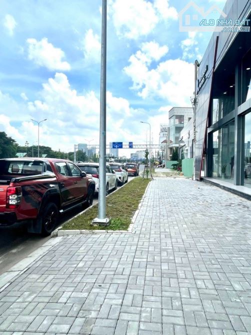 BÁN BIỆT THỰ MẶT TIỀN ĐƯỜNG SỐ - P TÂN QUY CẠNH LOTTE QUẬN 7-3TẦNG-NGANG 10-SHR- 29TỈ TL C - 1