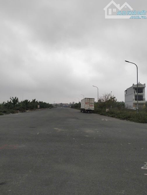 🏡 BÁN ĐẤT PHÂN LÔ ĐỐNG CHUỐI ngay trục đường 30m chỉ  3tỷ - 1