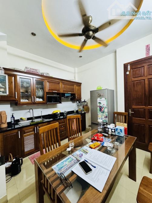 HOÀNG QUỐC VIỆT BÁN NHÀ HIẾM - ĐẸP GARA ÔTÔ - KINH DOANH - NGÕ THÔNG - 2 THOÁNG - FULL NỘI - 1