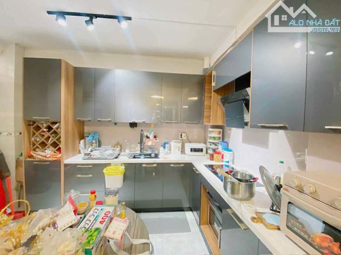 TÔ HIẾN THÀNH, CMT8 QUẬN 10 - HẺM XE HƠI 6M,DT 64M2 5 TẦNG CHỈ 13Đ HƠN - 1