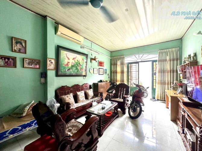 Nhà 2 tầng Mặt tiền đ ĐHT 2, phường ĐHT,Q12, dt 117m2 (4mx29m) Đường 10m DÒNG TIỀN 10TR/TH - 1
