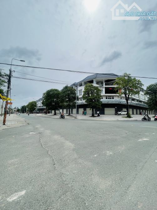 Bán Đất (Ngang 5,5M x 25M), gần Uỷ Ban Phường Thống Nhất, kế bên Trường Cao Đẳng Nghề ĐN - 1