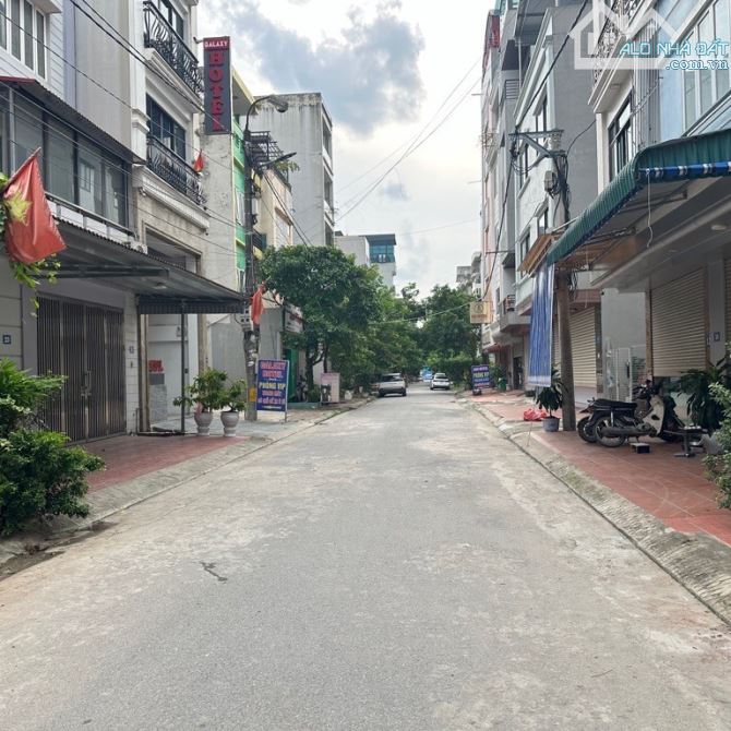 Nhà Lai Xá lô góc 36m2 5 tầng mặt tiền 4m dân xây ô tô đỗ cổng gần trường, chợ, KĐT 5 tỷ 2 - 1