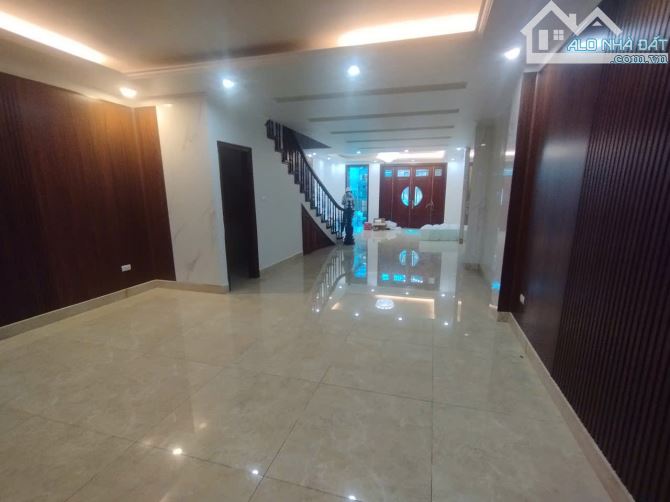 Cho thuê nhà Nguyễn Khuyến Hà Đông 127m x 5 tầng thông sàn 28tr - 1