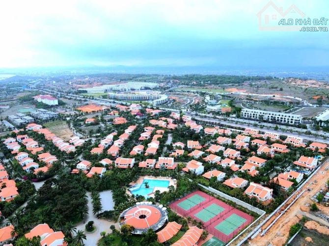 Bán lô biệt thự 3 mặt tiền nhựa view biển nguyễn đình chiểu cực đẹp - 1