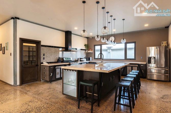 Chủ ngộp cần bán gấp biệt thự ven sông Đặng Thùy Trâm, 240m² khu yên tĩnh mát mẻ - 1